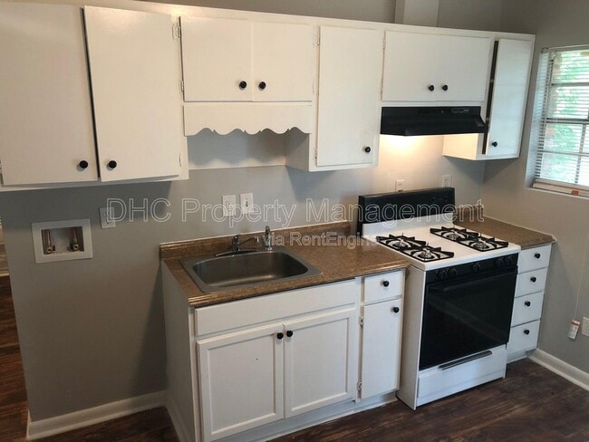 Foto del edificio - 6505 Raymond Dr