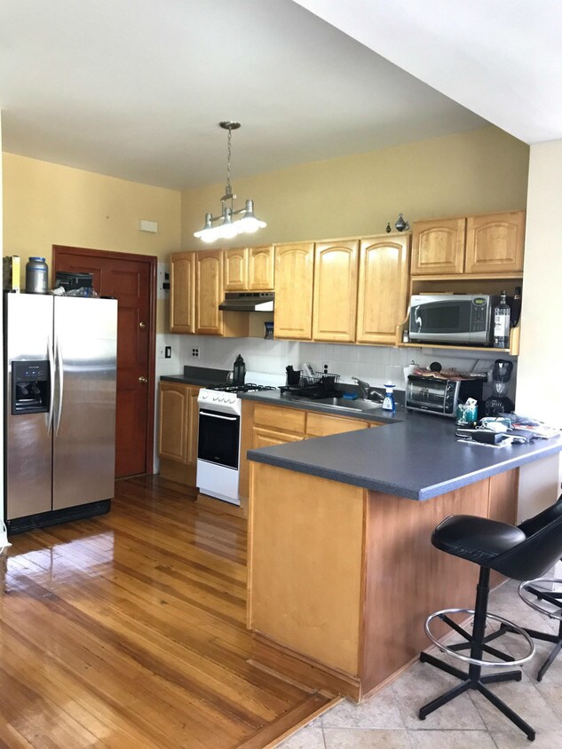Foto del edificio - 2129 Hazen St