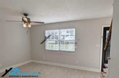 Building Photo - 1002 Willow Dr