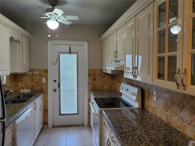 Foto del edificio - 1450 Atlantic Shores Blvd