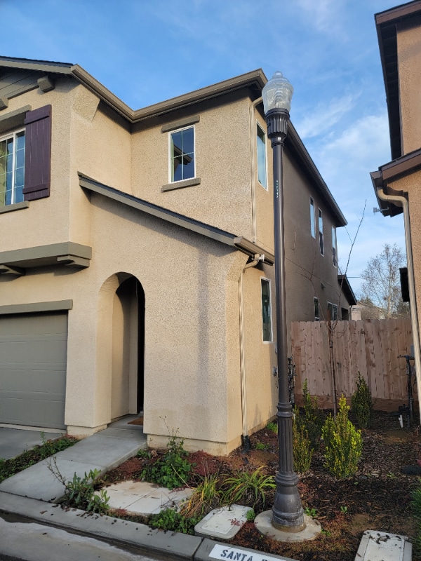 Building Photo - 5480 W Santa Barbara Dr