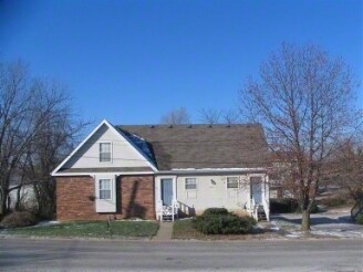 Primary Photo - 4553 S Robberson Ave