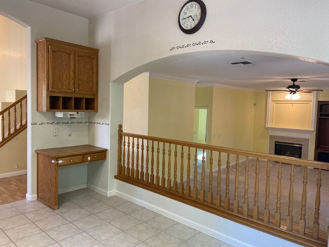 Foto del edificio - Large 4 bdrm 3 bath in Broadstone