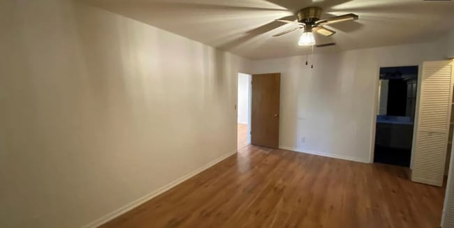 Building Photo - 992 S Marion Ave