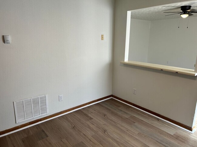 Foto del edificio - 120/122 Deer Creek Dr