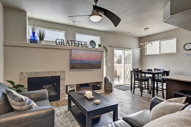 Views of Pikes Peak - 1524 York Rd