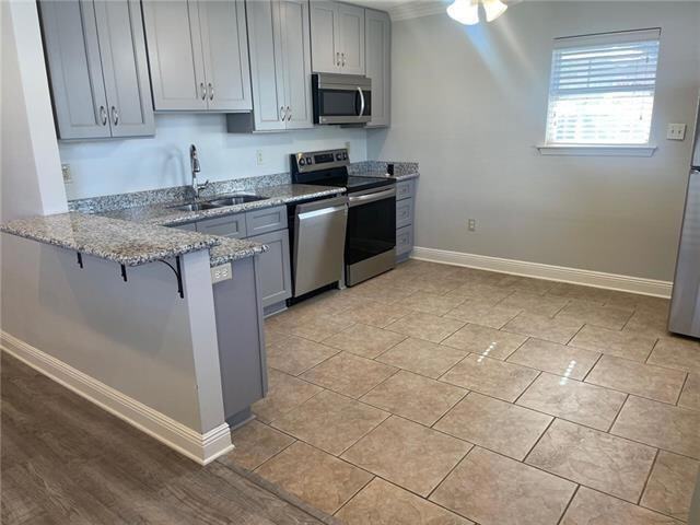 Foto del edificio - 6573 Center St