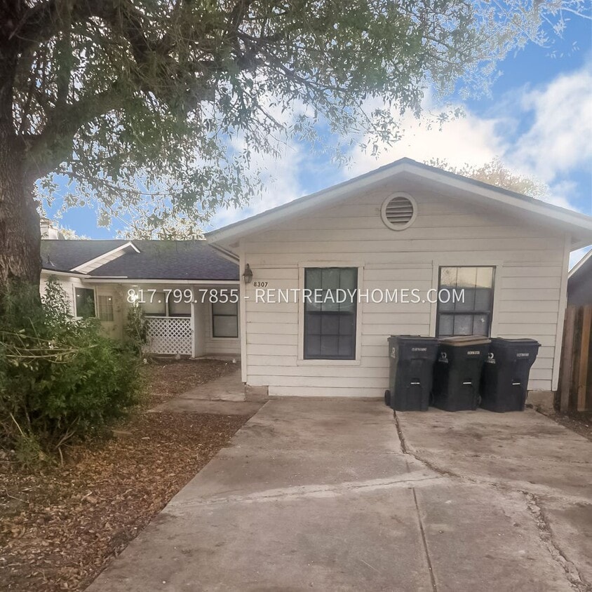 Foto principal - 8307 Forest Ridge Dr