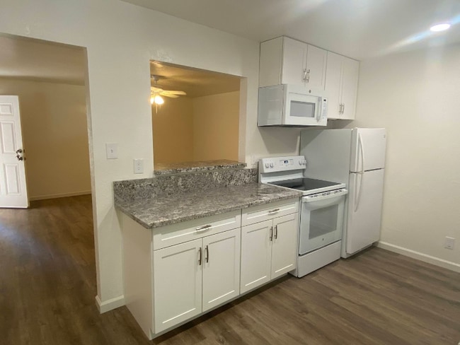 Foto del edificio - 734 W 3rd St