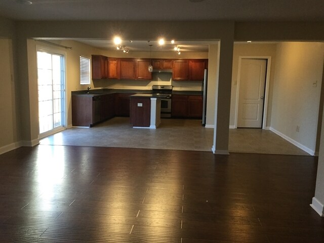 Foto del edificio - 3609 McDuff Court