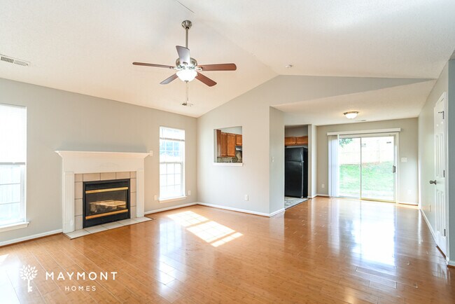 Building Photo - 2428 Fairstone Ave