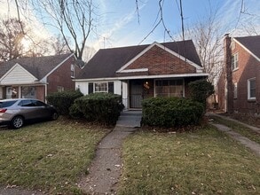 Building Photo - 16121 W Parkway St