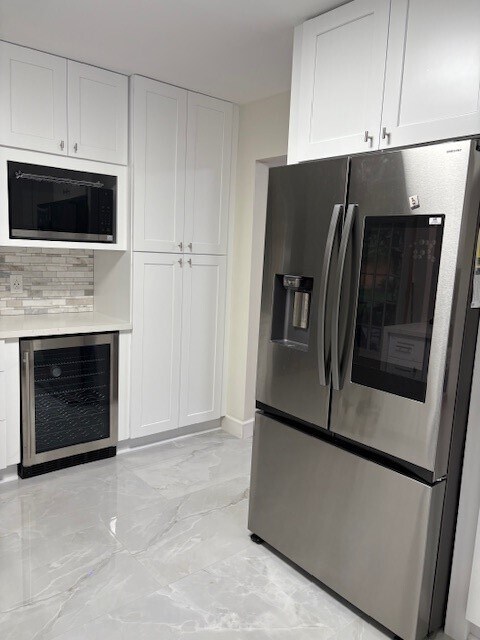 Foto del edificio - 2210 Pomeran Dr