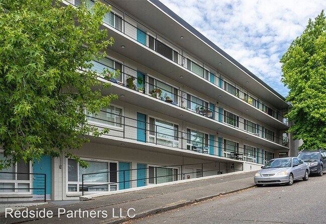 Building Photo - 4228 SW Dawson St