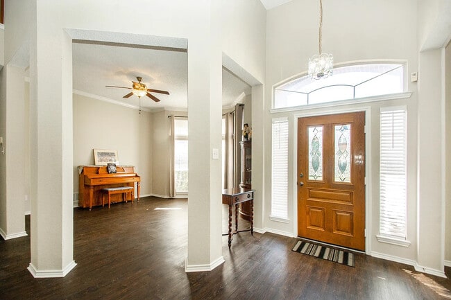Foto del edificio - Room in House on Kentshire Cir