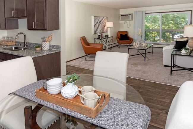 Building Photo - Burnsville Parkway Apartments