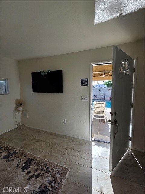 Foto del edificio - 16437 Live Oak St