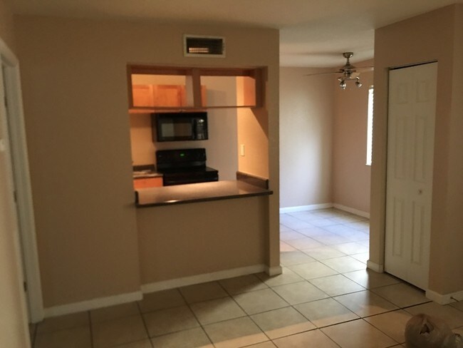 Foto del edificio - 633 Delaney Ave