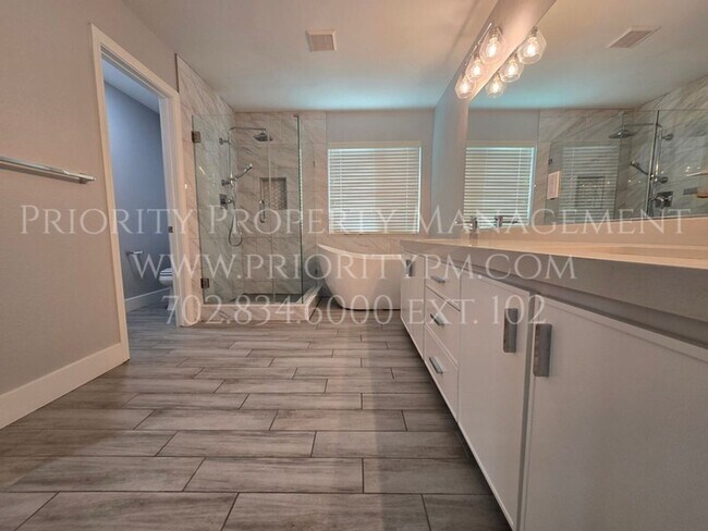 Foto del edificio - 10001 Ranch Hand Ave