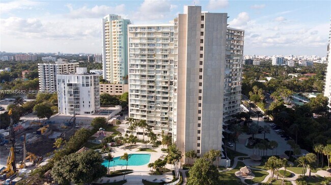 Building Photo - 2451 Brickell Ave