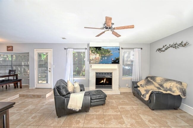 Foto del edificio - 17 S High Oaks Cir