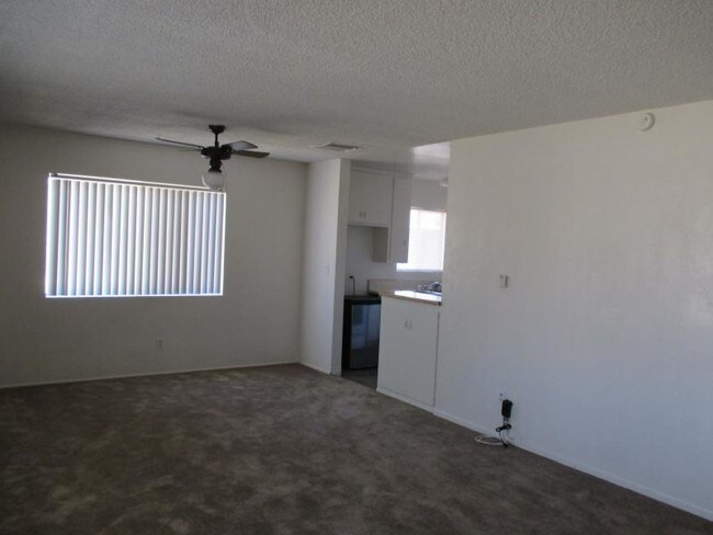 Foto del edificio - 355 E 3rd St