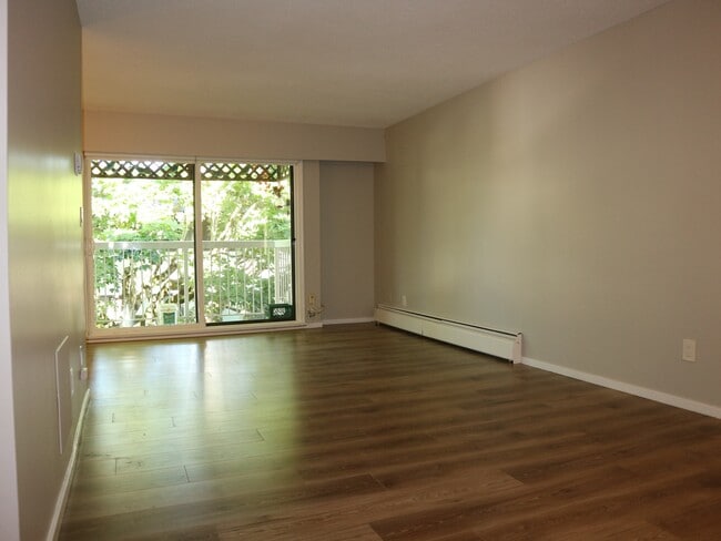 Building Photo - 8060 Ryan Rd