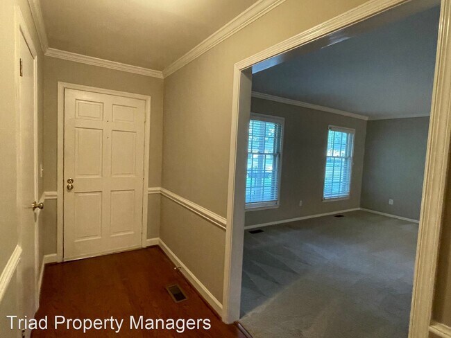 Building Photo - 4 br, 3 bath House - 5 Cranbourn Ct.