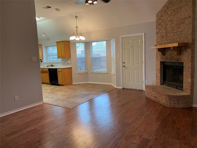 Foto del edificio - 6409 Woodcreek Trail