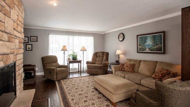 Living Room - 329 S Eva St