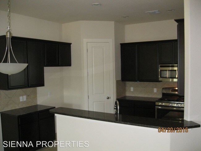 Building Photo - 301 Bluff St