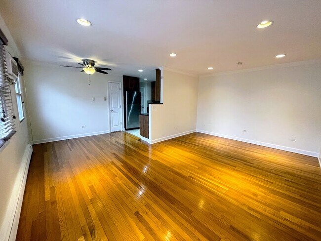 Building Photo - 32 Elgin Ave