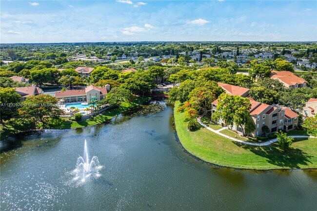 Foto del edificio - 1760 Palm Cove Blvd