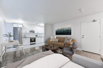 Building Photo - 151 St George St