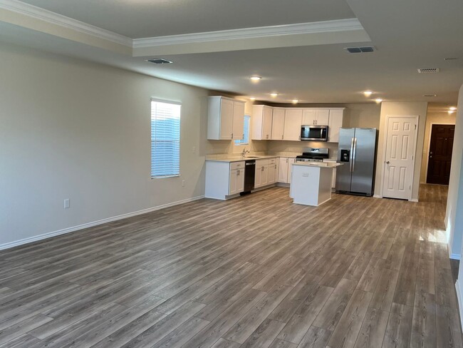 Building Photo - Gorgeous 4 Bedroom House for Rent  in Roys...