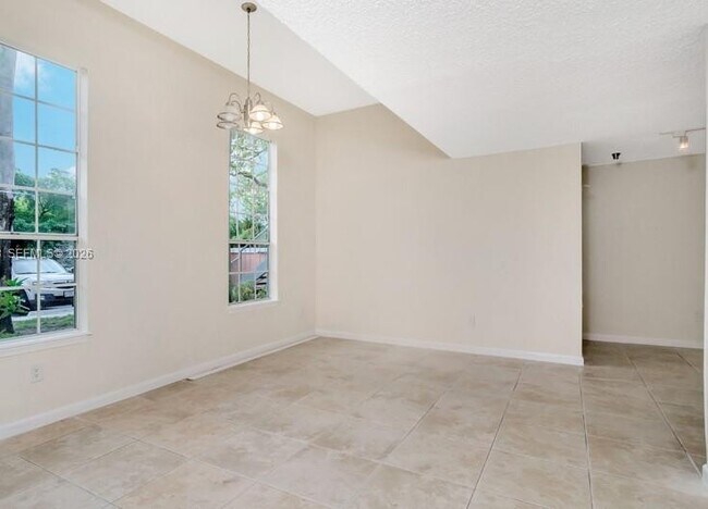 Building Photo - 1055 Crystal Way