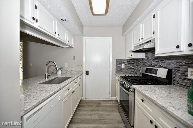 Foto del edificio - 2 br, 2.5 bath Townhome - 4833 Farber Row