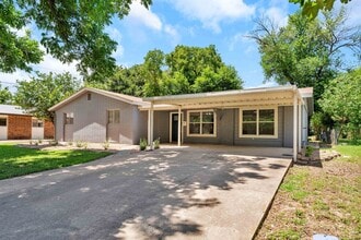Building Photo - 1803 Bluebonnet Ln