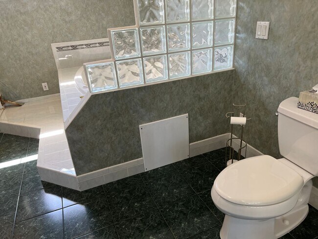 Foto del edificio - Woodlawn home 3/3/2 Available Now