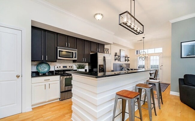 Building Photo - 355 E Ohio St