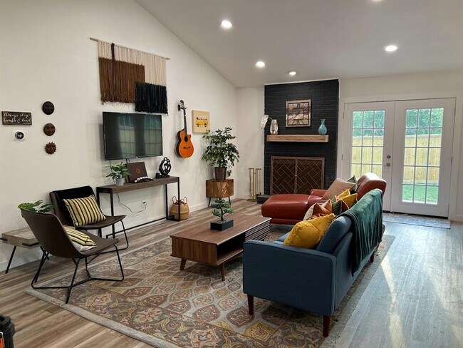 Building Photo - 4802 Carsonhill Dr