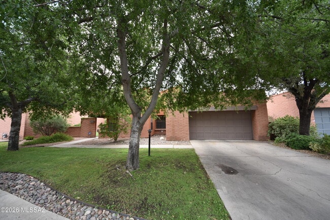 Building Photo - 5120 E Woodgate Ln