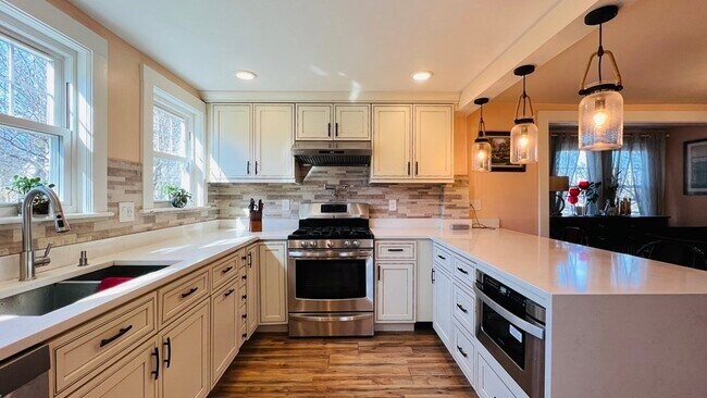 Foto del edificio - 36 Evergreen Ave