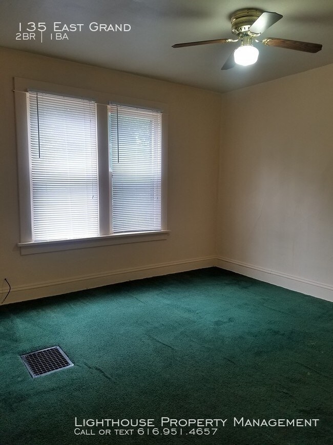 Building Photo - Two Bedroom Duplex in Muskegon