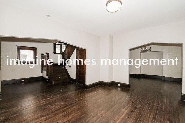 Building Photo - 1410 N Logan Ave
