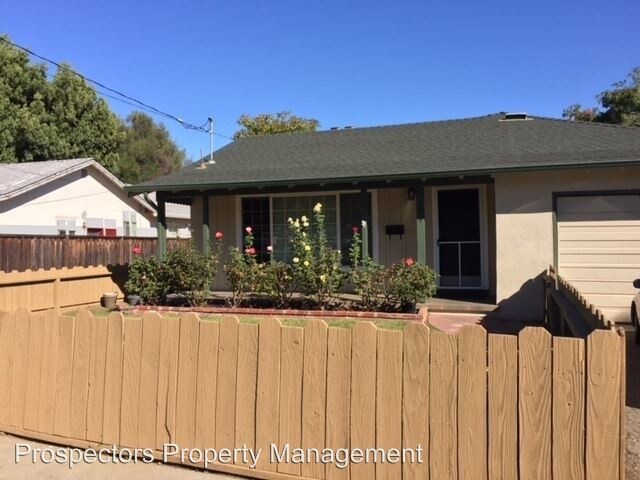 Foto principal - 2 br, 1 bath House - 334 Camille Ct #A