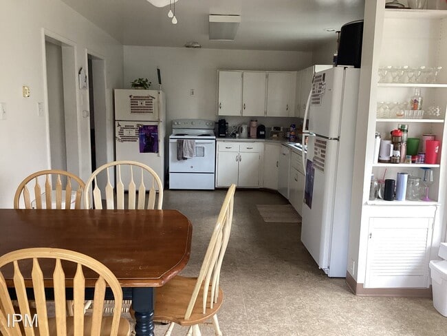 Building Photo - 5 br, 3 bath House - 238 W Sacramento Ave