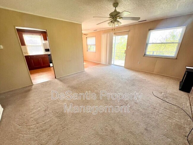 Building Photo - 735 Athalia St