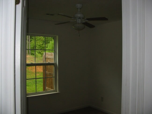 Building Photo - 26 Connie Trail