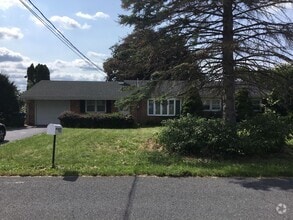 Building Photo - 410 Orchard Ln